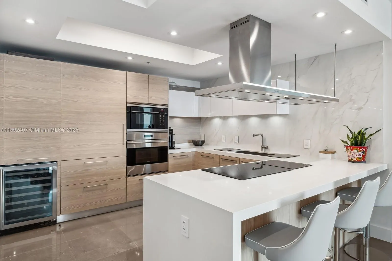 17111 Biscayne Blvd, #1004