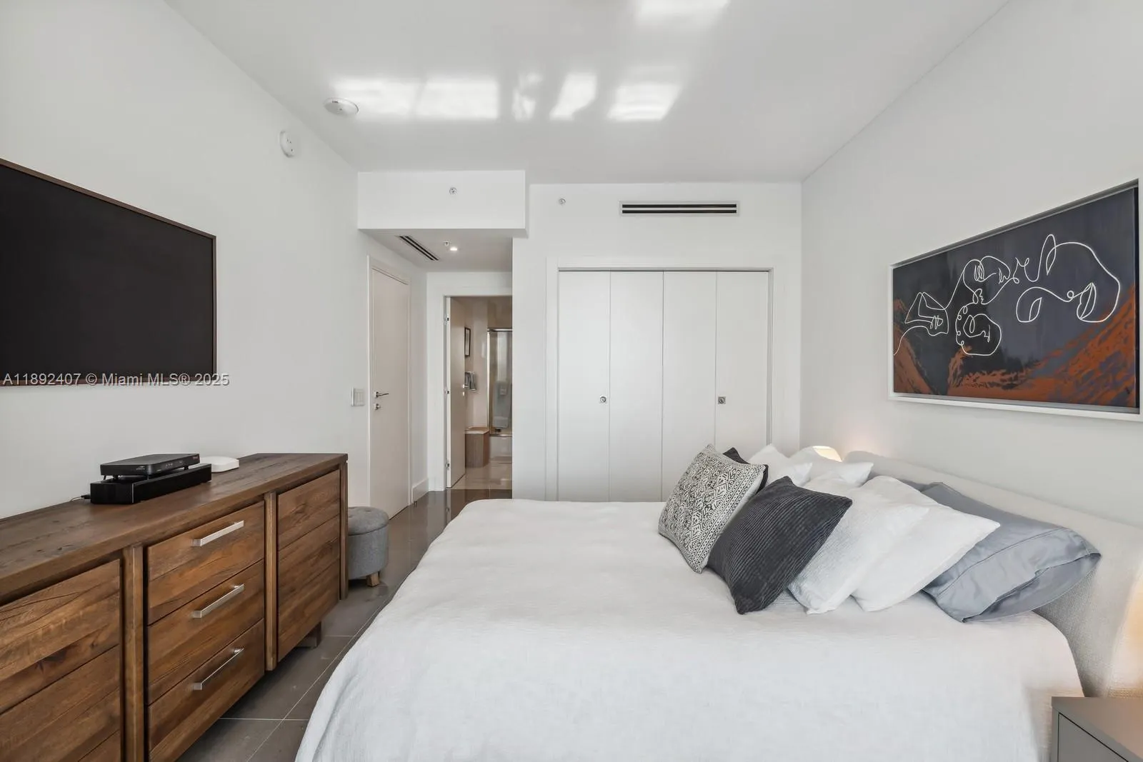 17111 Biscayne Blvd, #1004