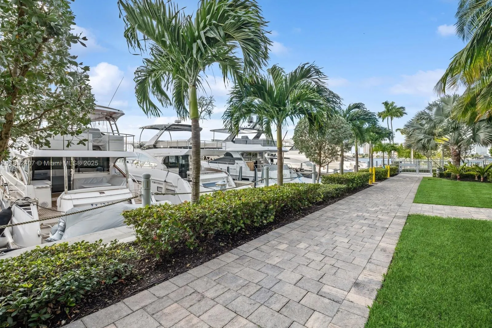 17111 Biscayne Blvd, #1004