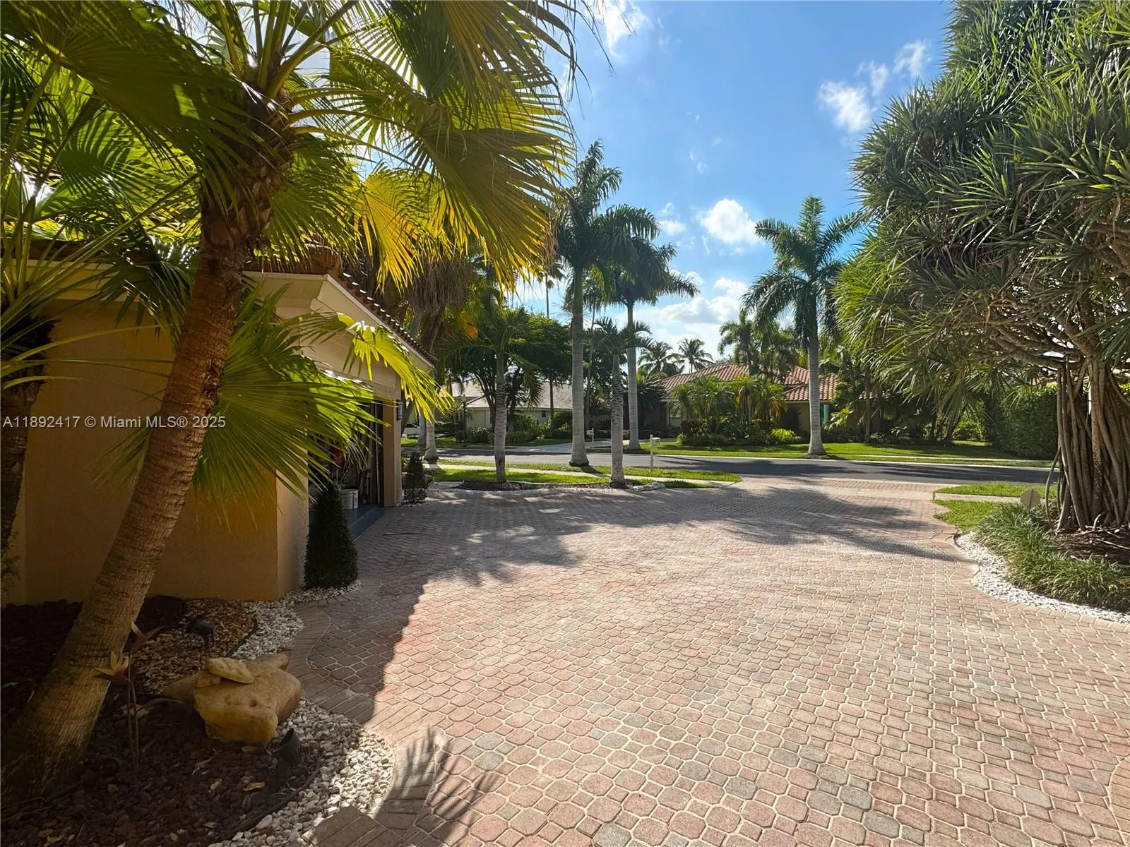 375 Sabal Way