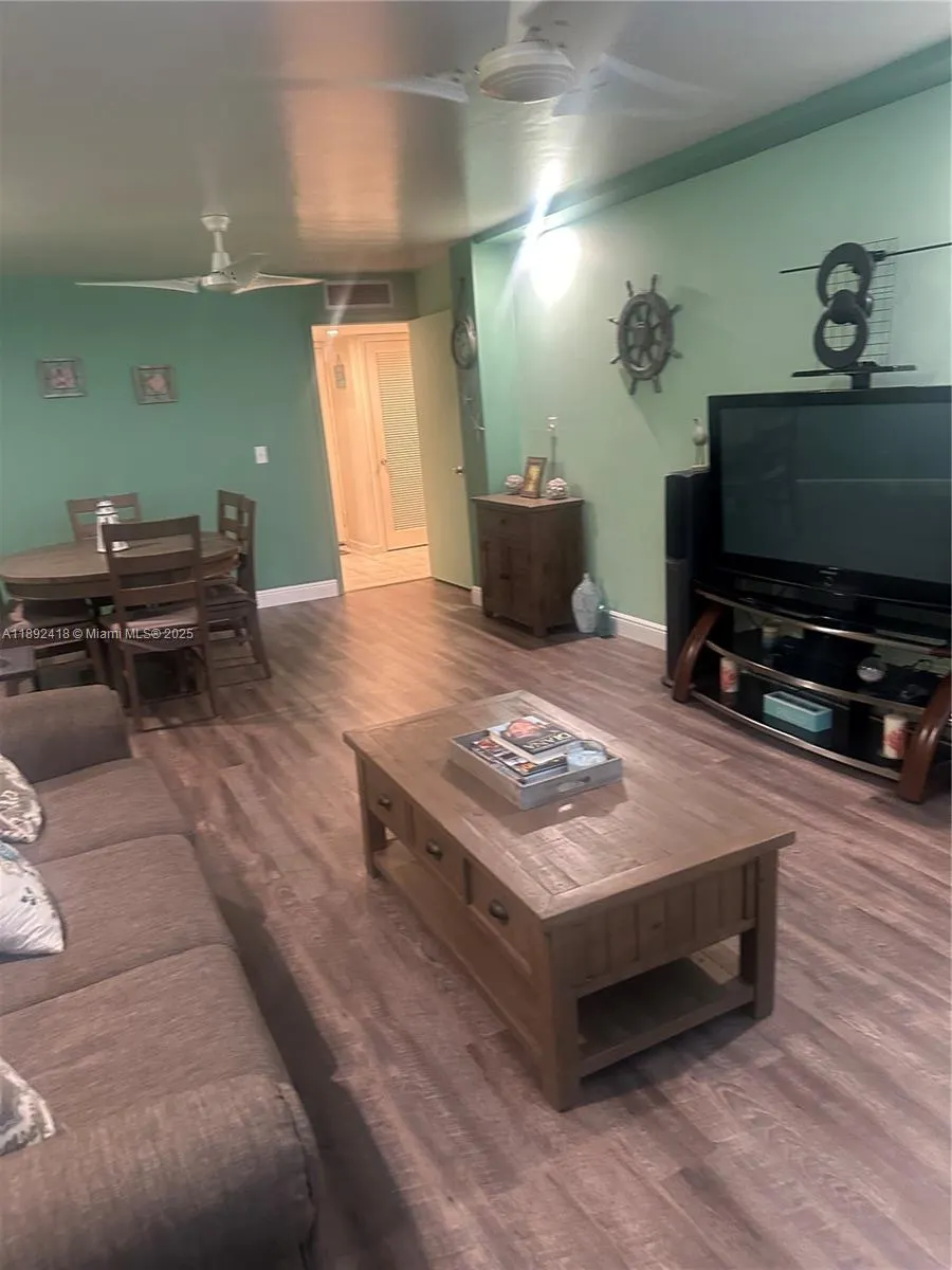 201 N Ocean Blvd, #406