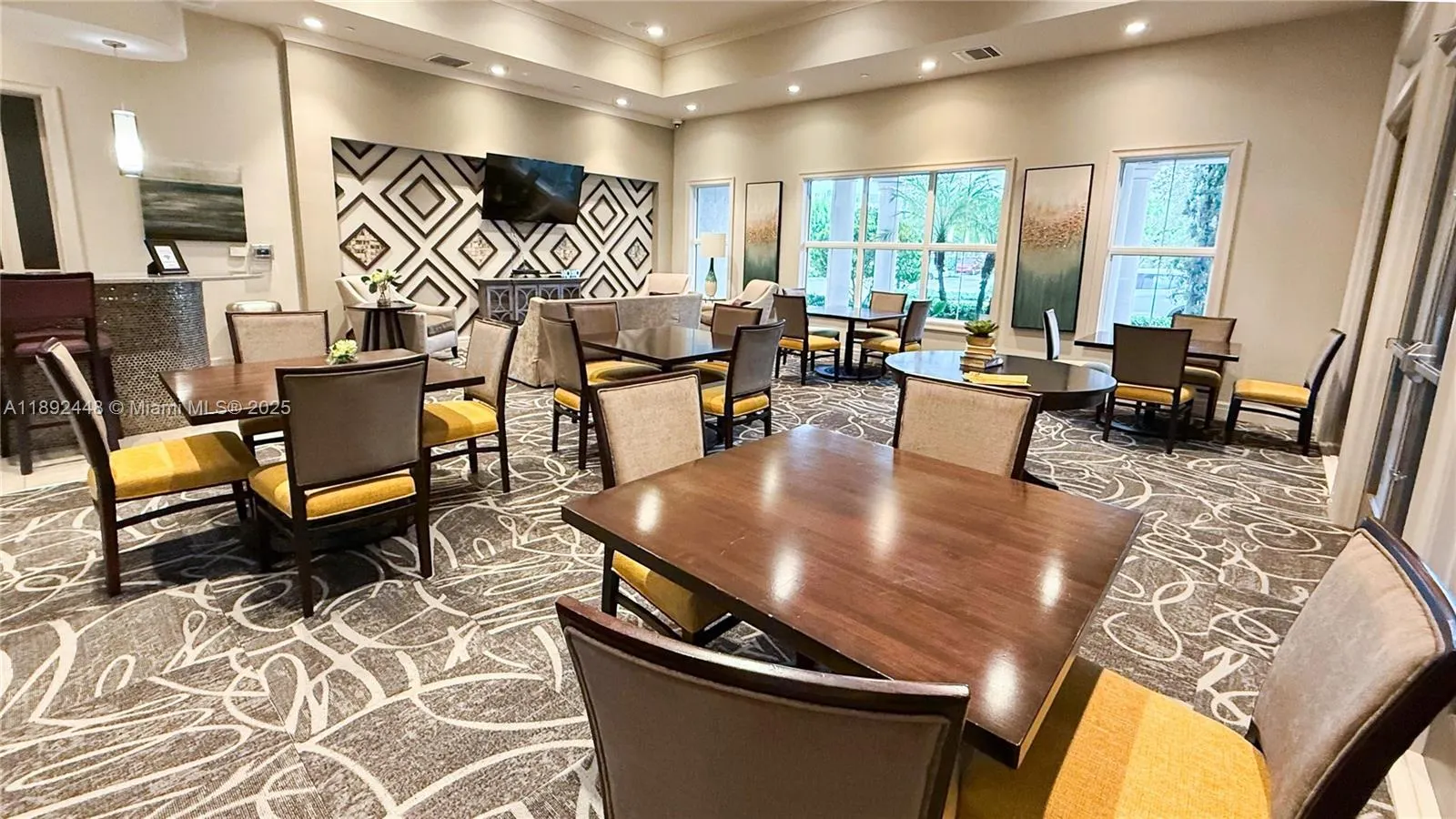 5110 Eucalyptus Dr, #3