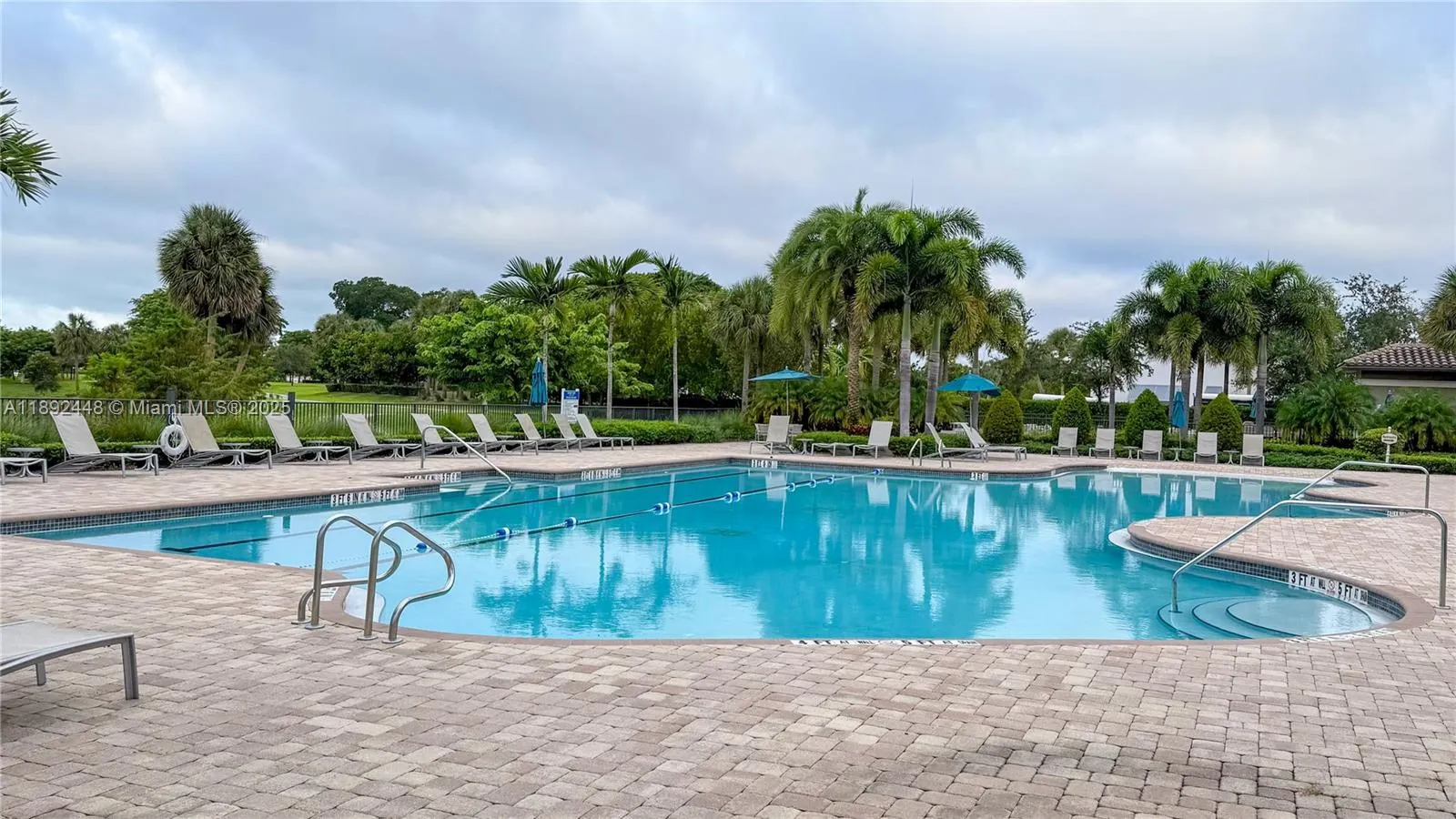 5110 Eucalyptus Dr, #3