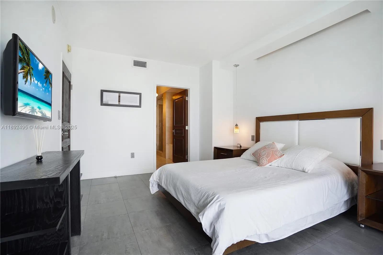6365 Collins Ave, #2711