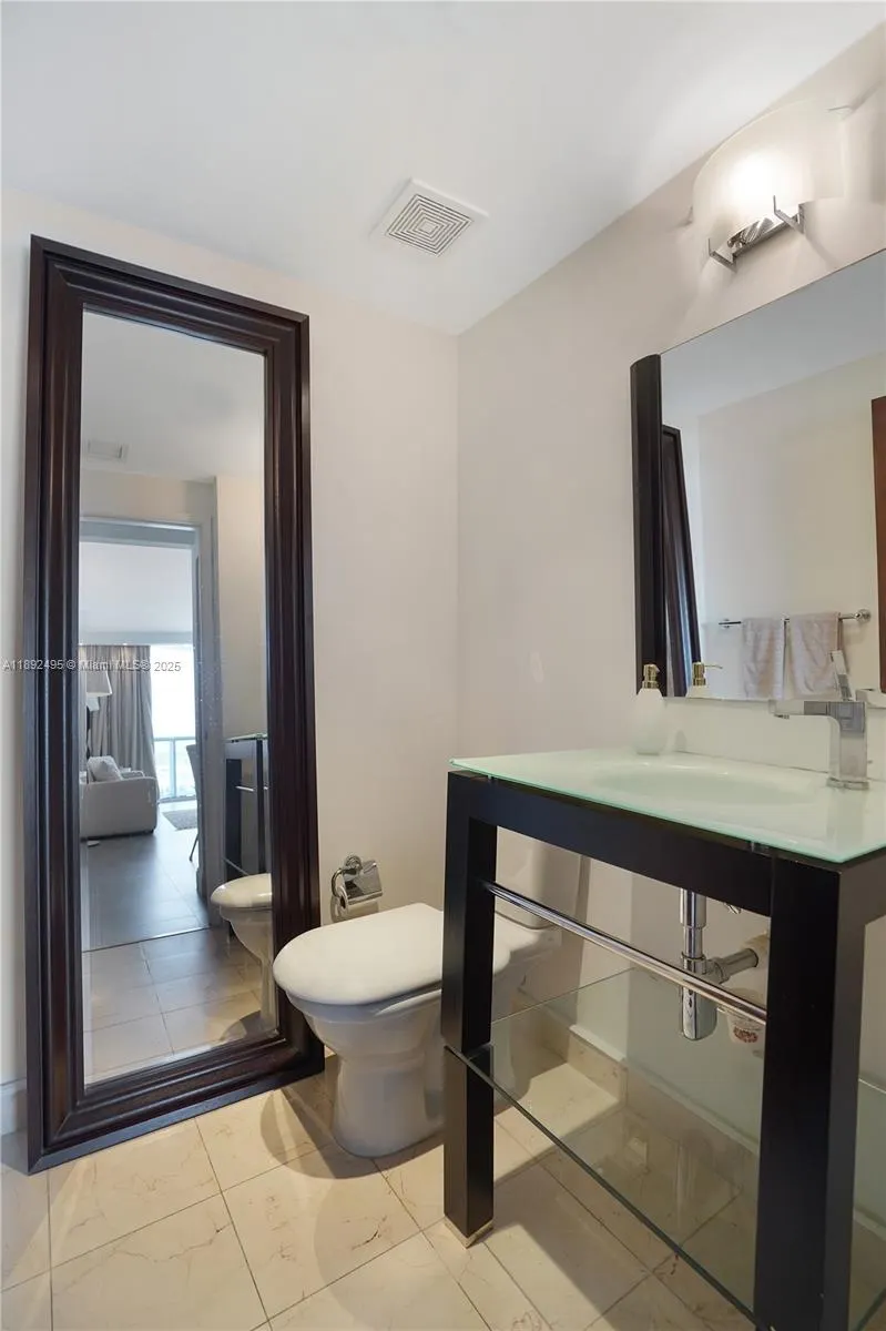 6365 Collins Ave, #2711