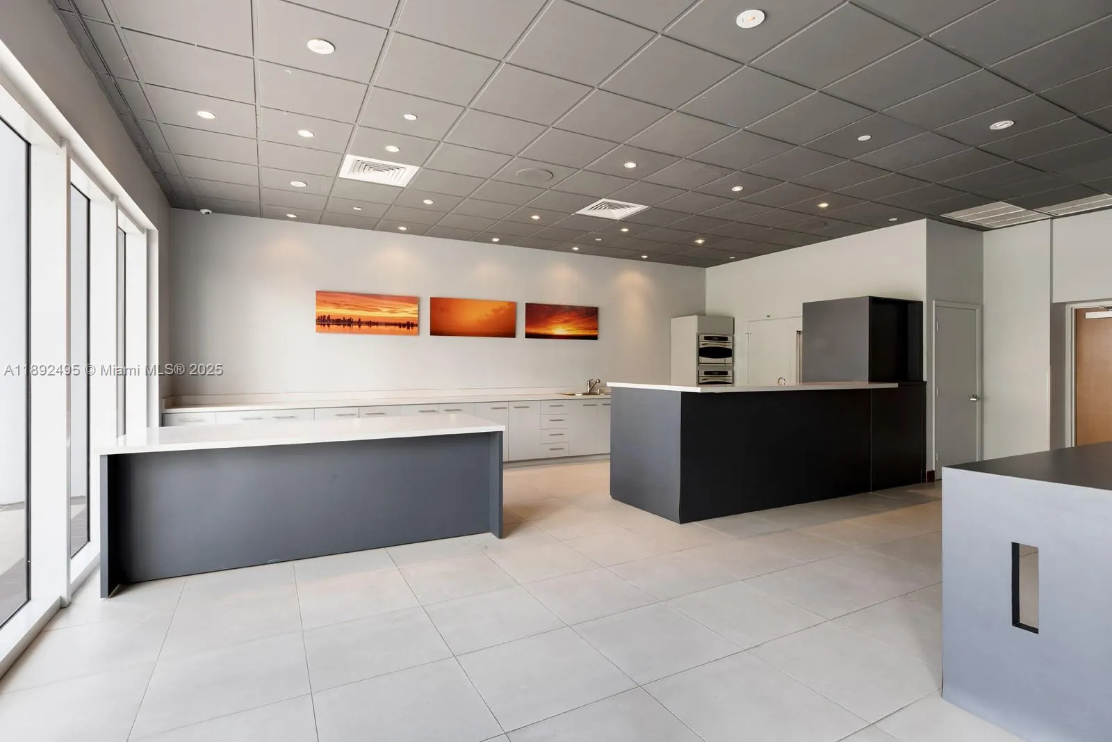 6365 Collins Ave, #2711