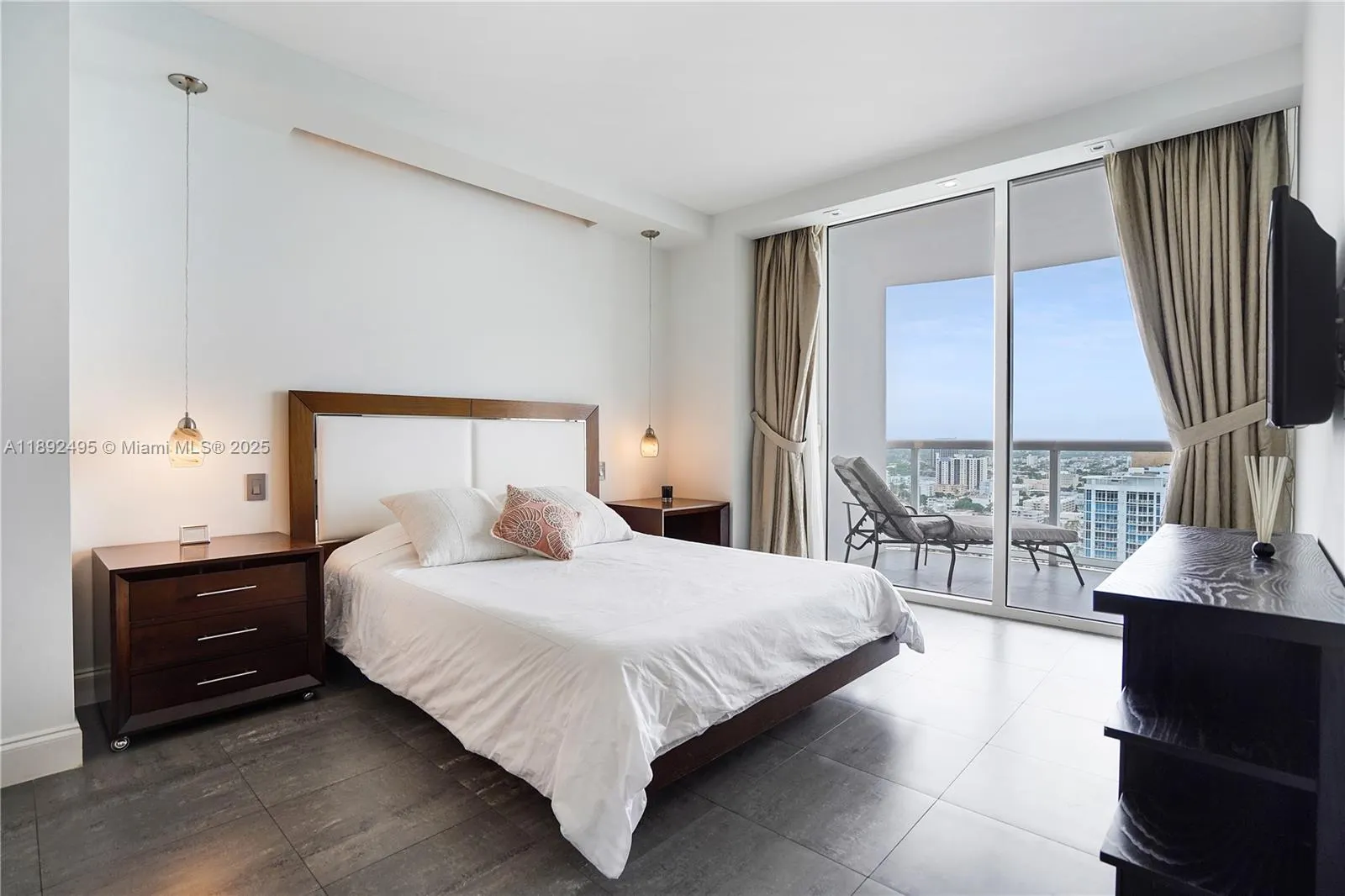 6365 Collins Ave, #2711