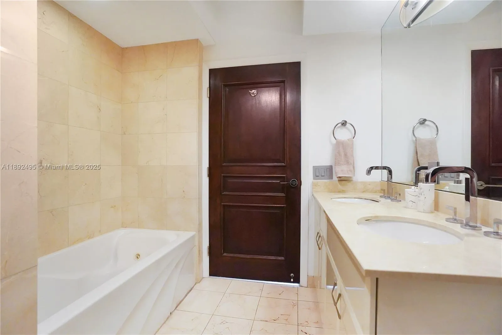 6365 Collins Ave, #2711