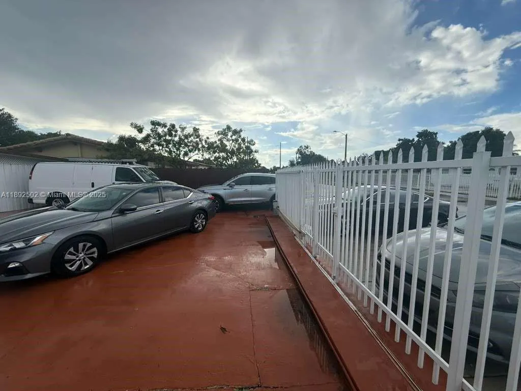 3540 NW 97th St