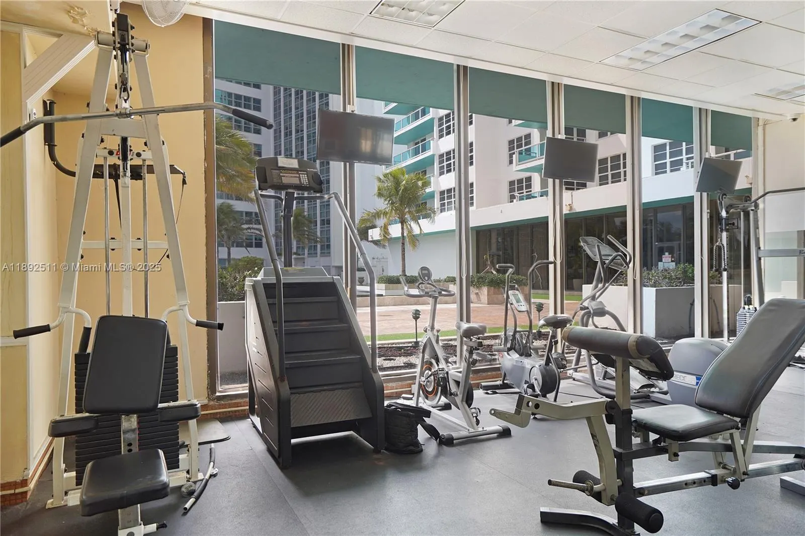 5101 Collins Ave, #14M