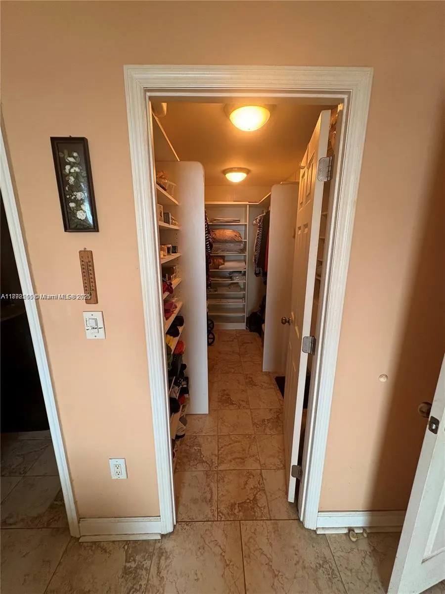 1301 NE Miami Gardens Dr, #926W
