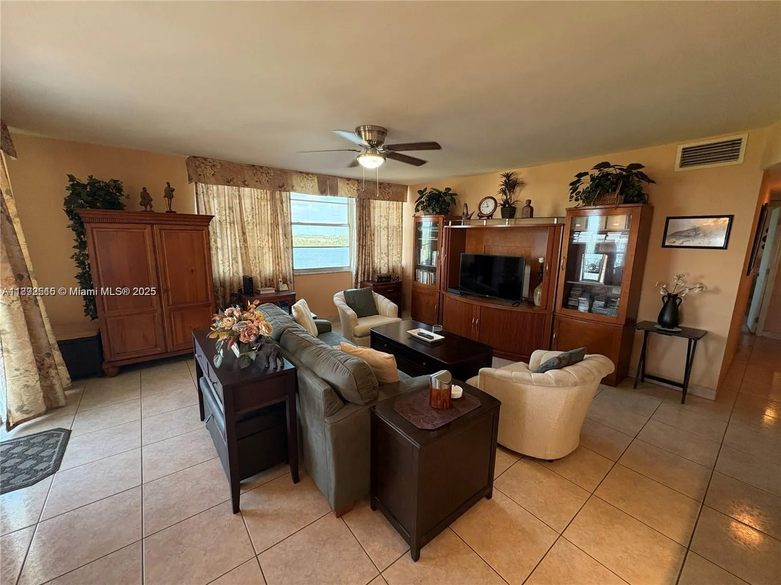 1301 NE Miami Gardens Dr, #926W
