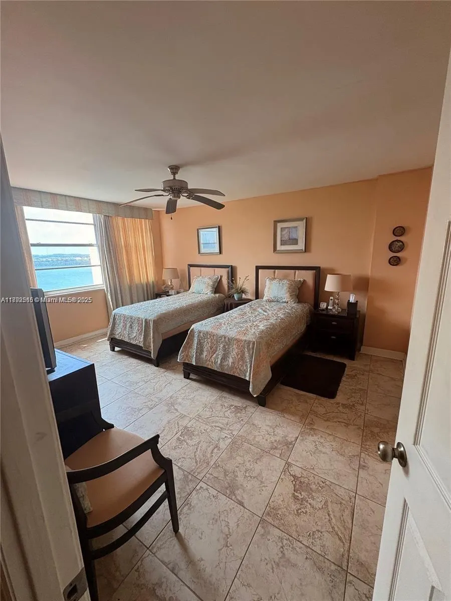 1301 NE Miami Gardens Dr, #926W