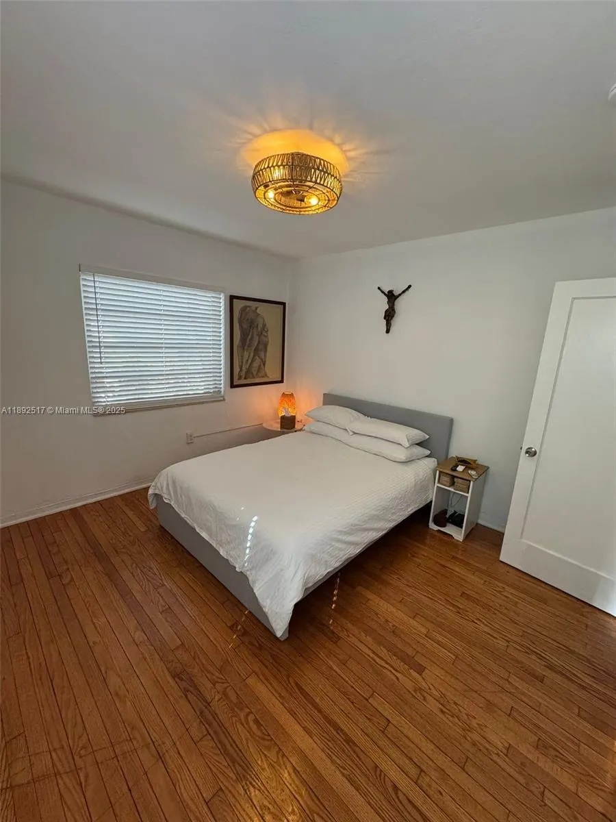 1610 Michigan Ave, #6