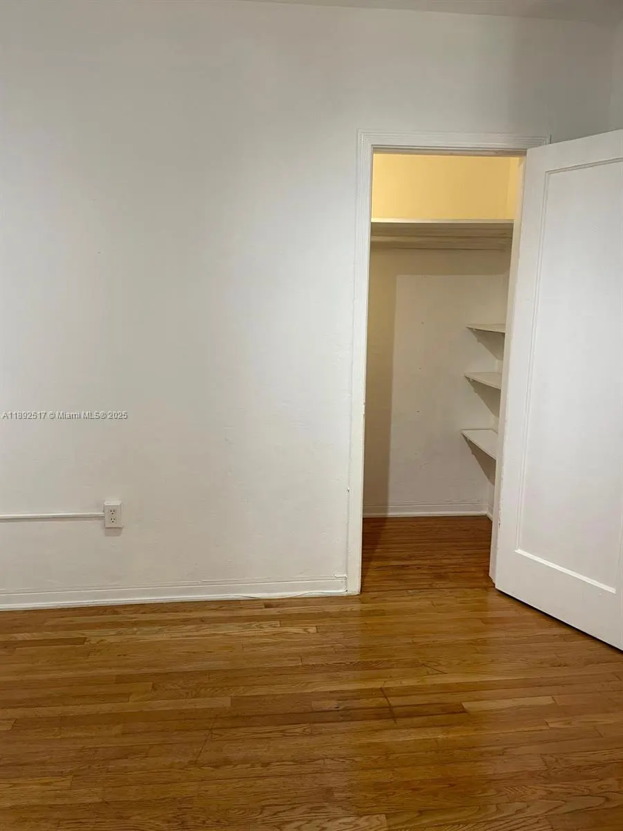 1610 Michigan Ave, #6