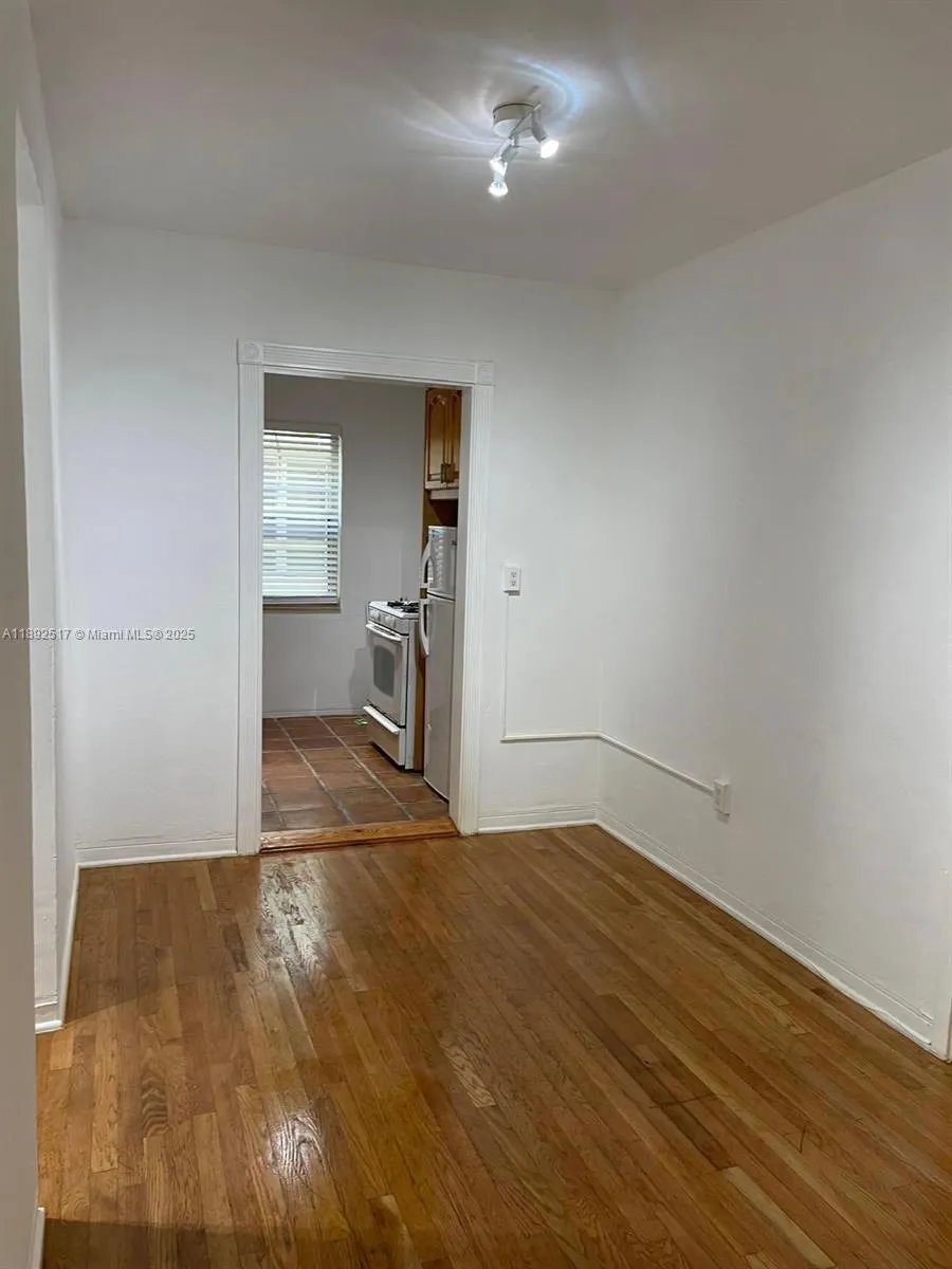 1610 Michigan Ave, #6