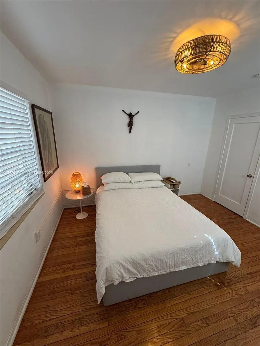1610 Michigan Ave, #6