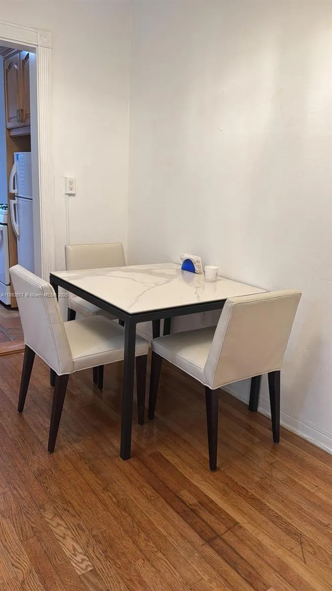 1610 Michigan Ave, #6