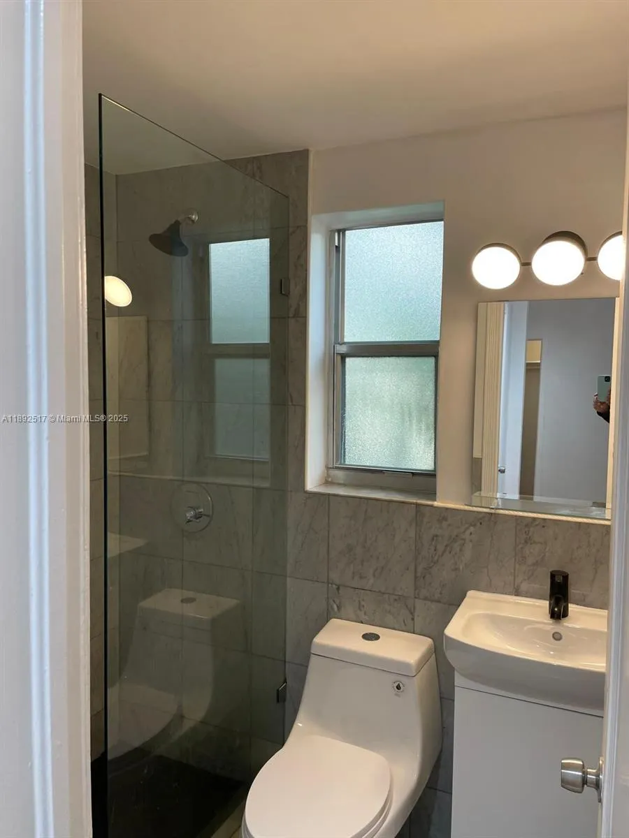 1610 Michigan Ave, #6