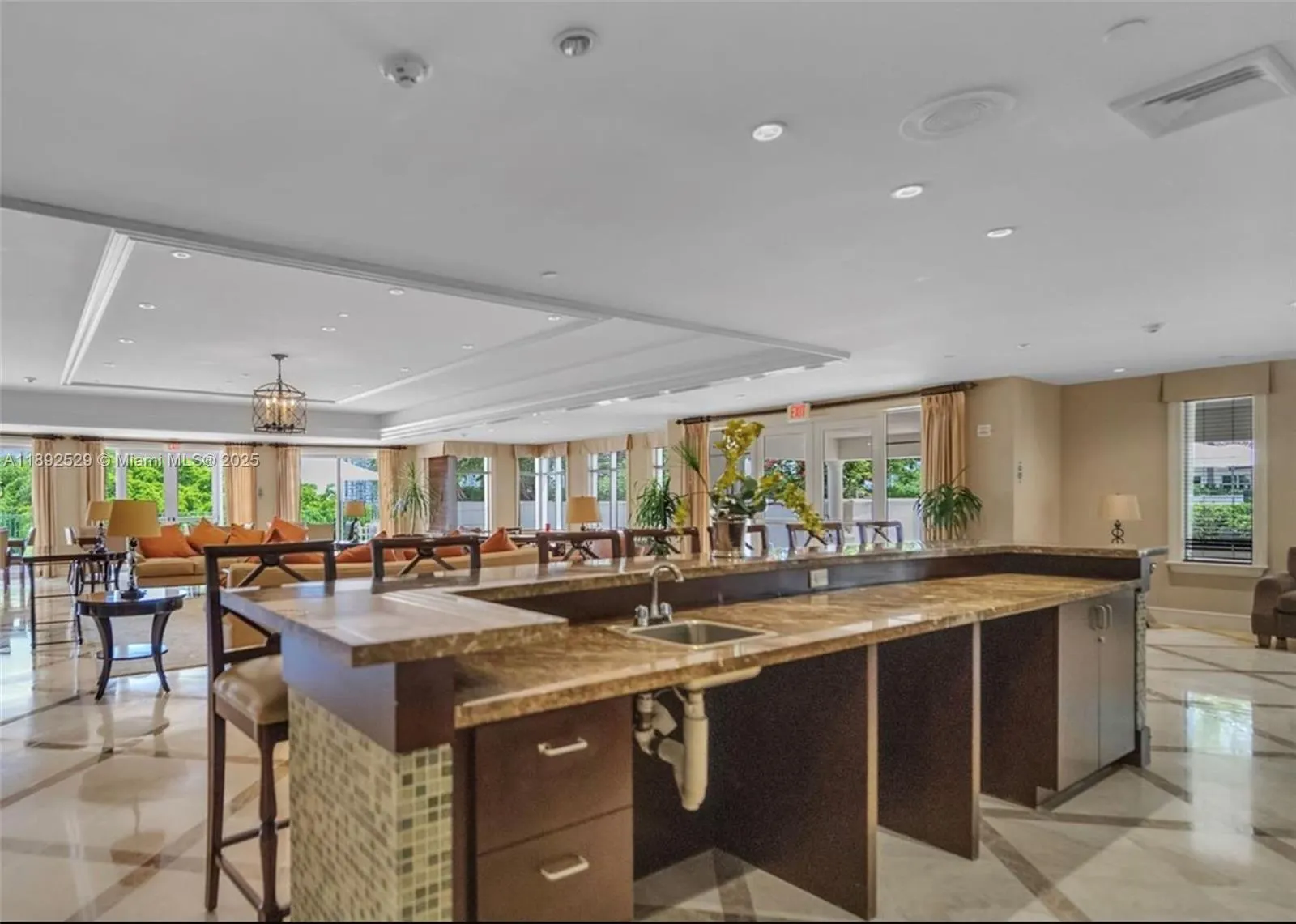 20000 E Country Club Dr, #PH01
