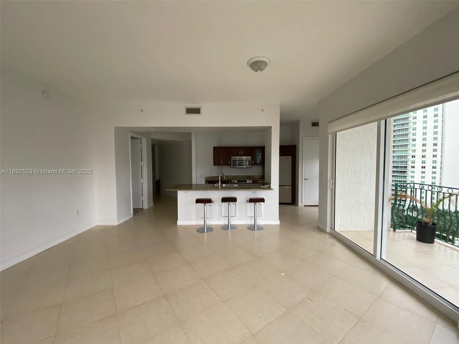 20000 E Country Club Dr, #PH01