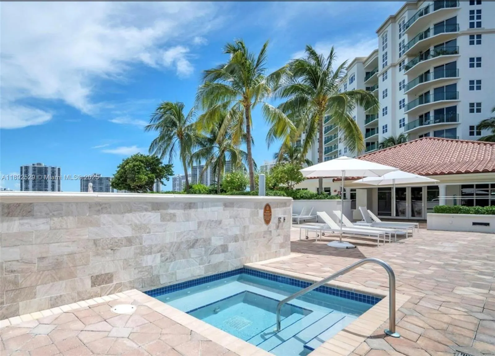 20000 E Country Club Dr, #PH01
