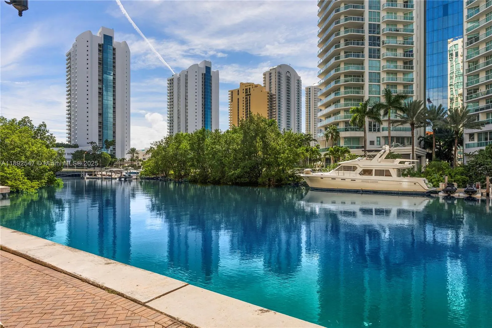 200 Sunny Isles Blvd, #2-UPH3