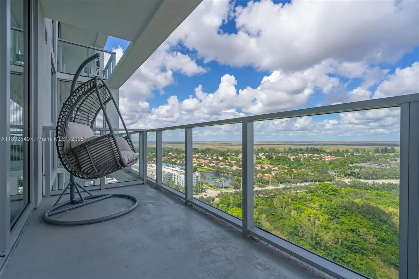 2000 Metropica Way, #2001