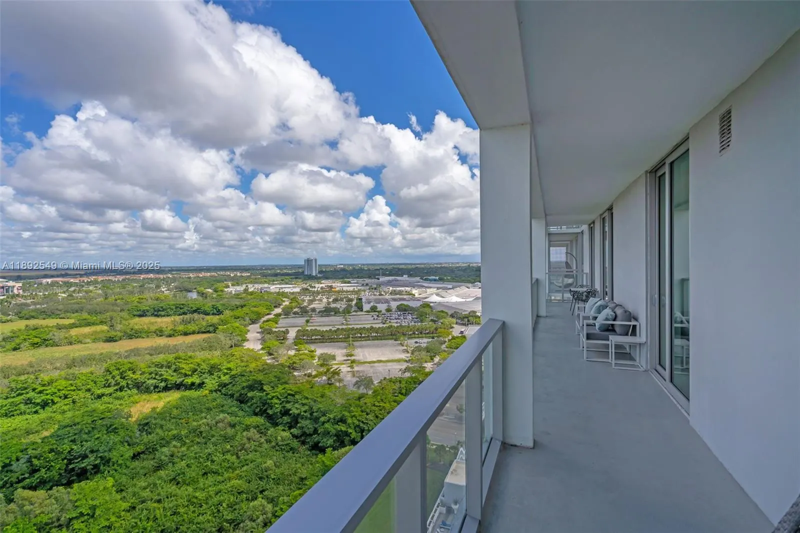 2000 Metropica Way, #2001