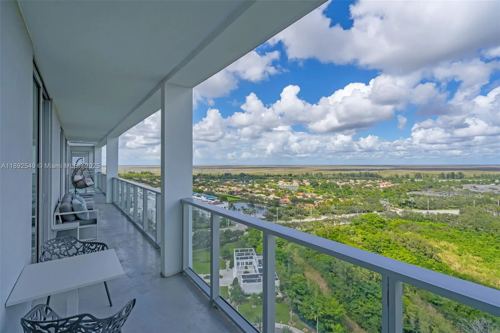 2000 Metropica Way, #2001