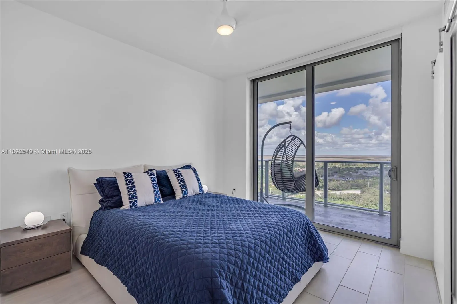 2000 Metropica Way, #2001