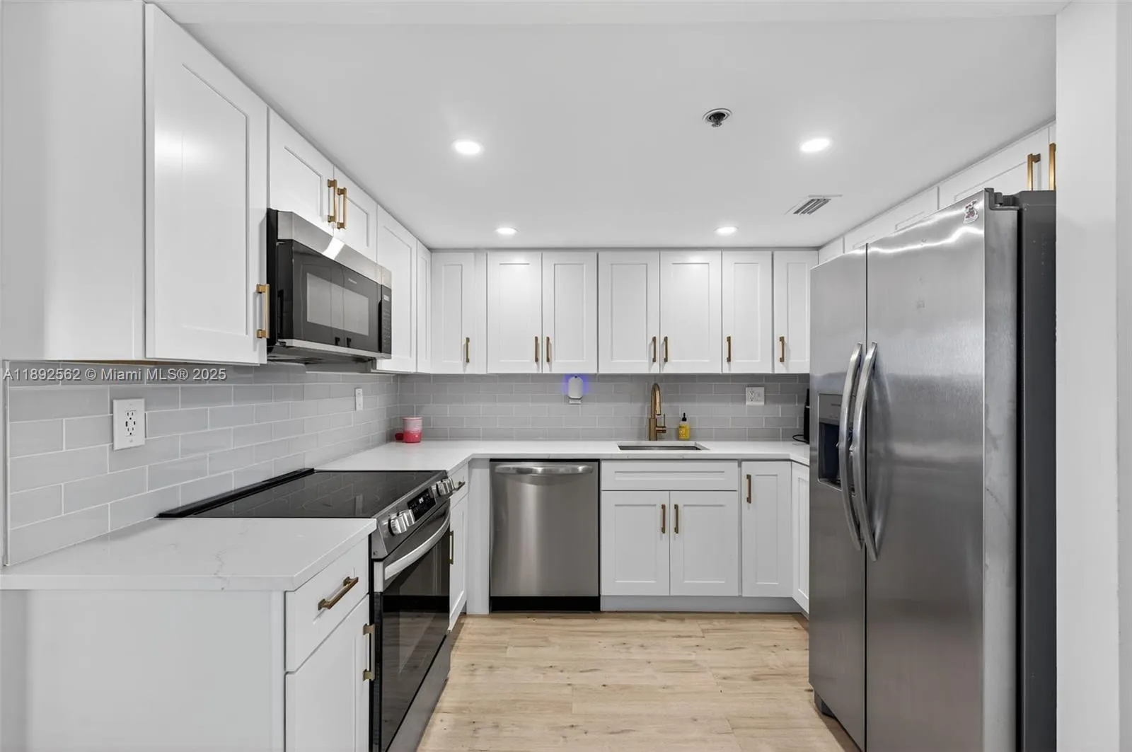 3150 W Rolling Hills Cir, #703