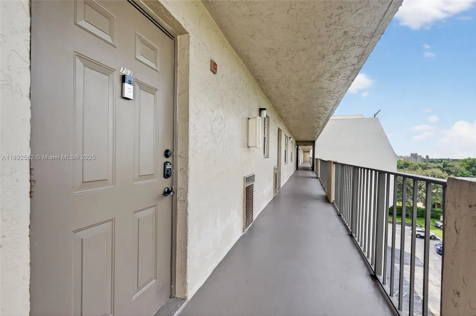 3150 W Rolling Hills Cir, #703