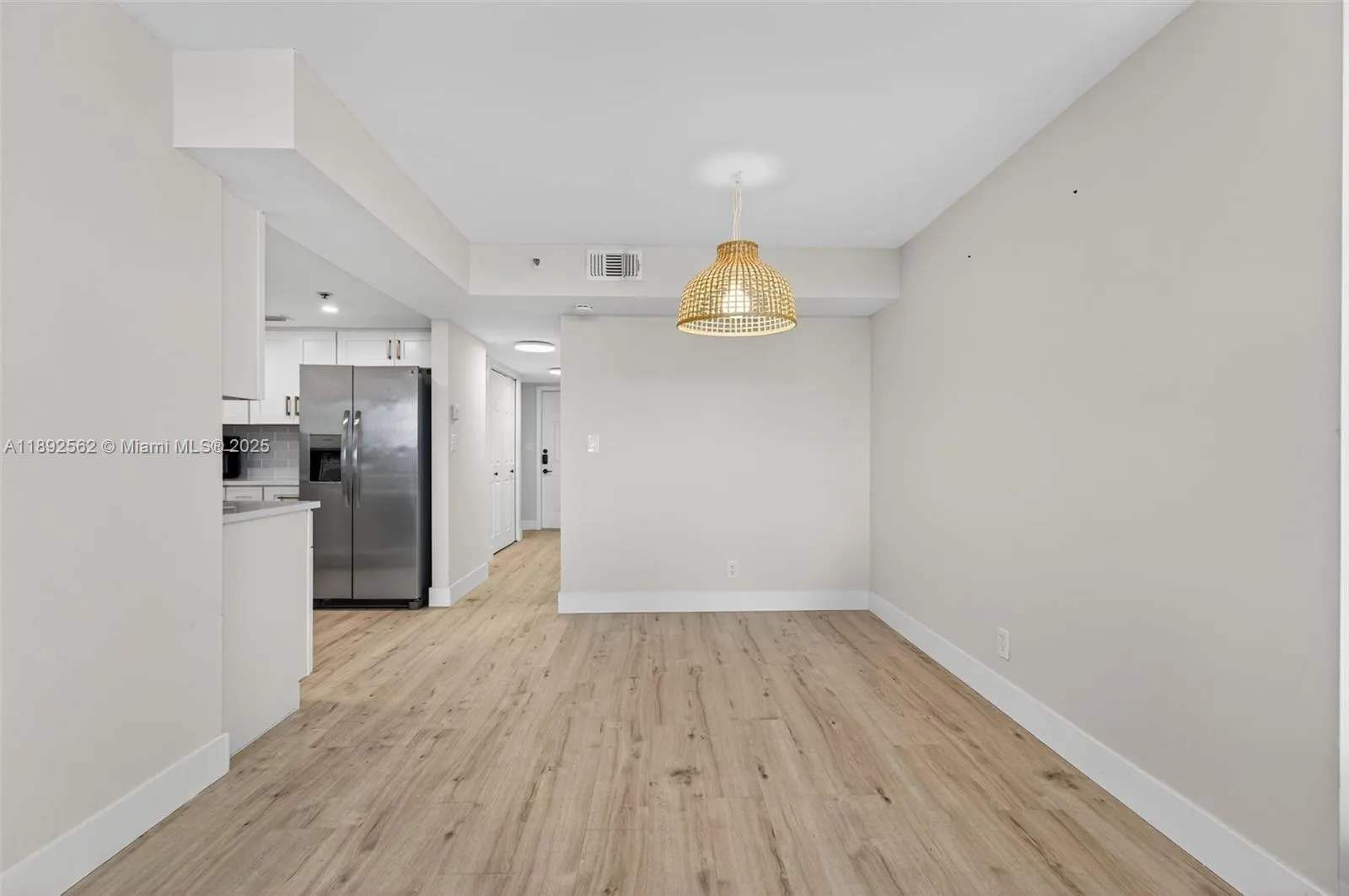 3150 W Rolling Hills Cir, #703