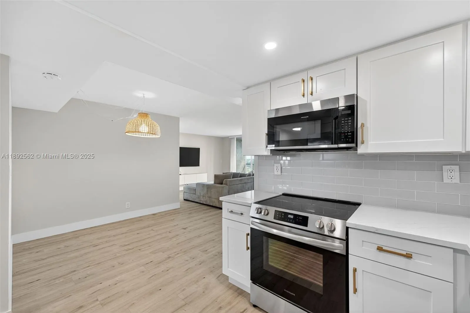 3150 W Rolling Hills Cir, #703