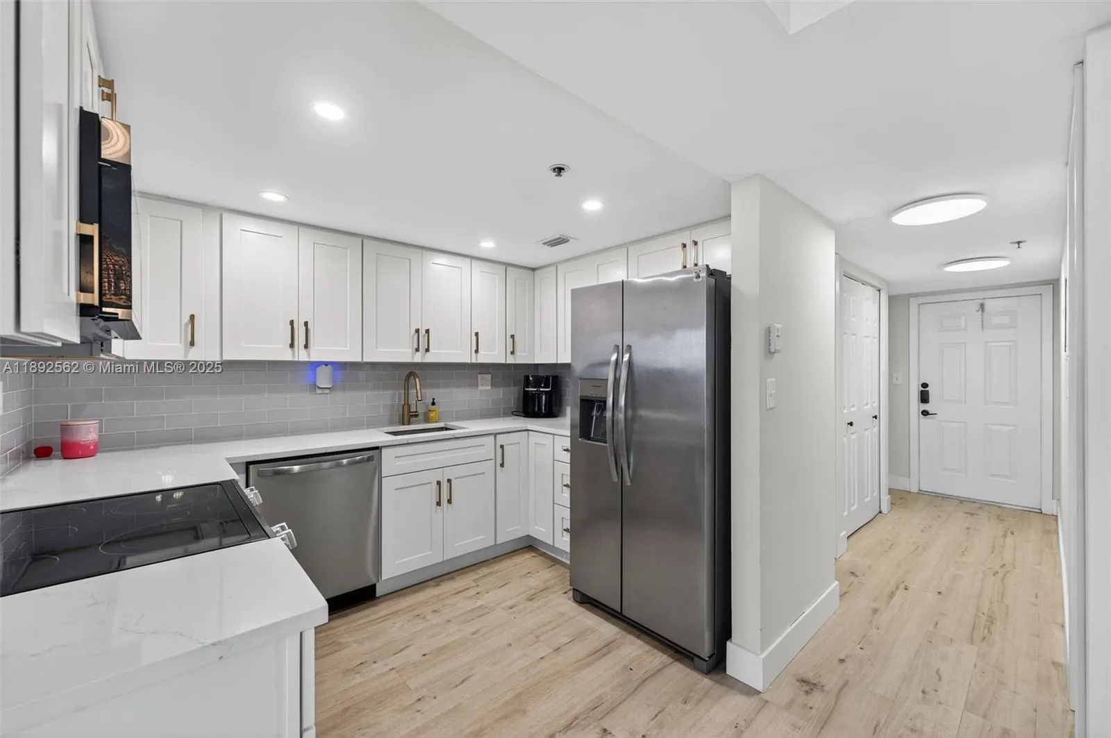 3150 W Rolling Hills Cir, #703