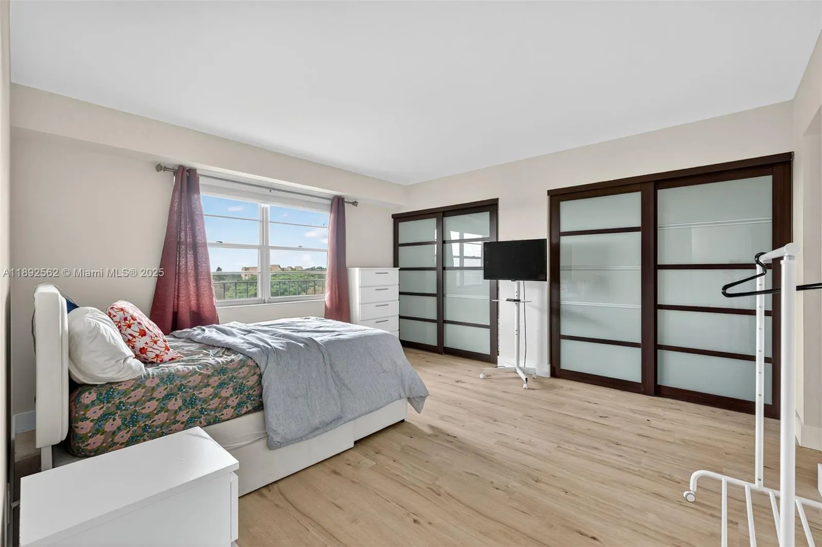 3150 W Rolling Hills Cir, #703