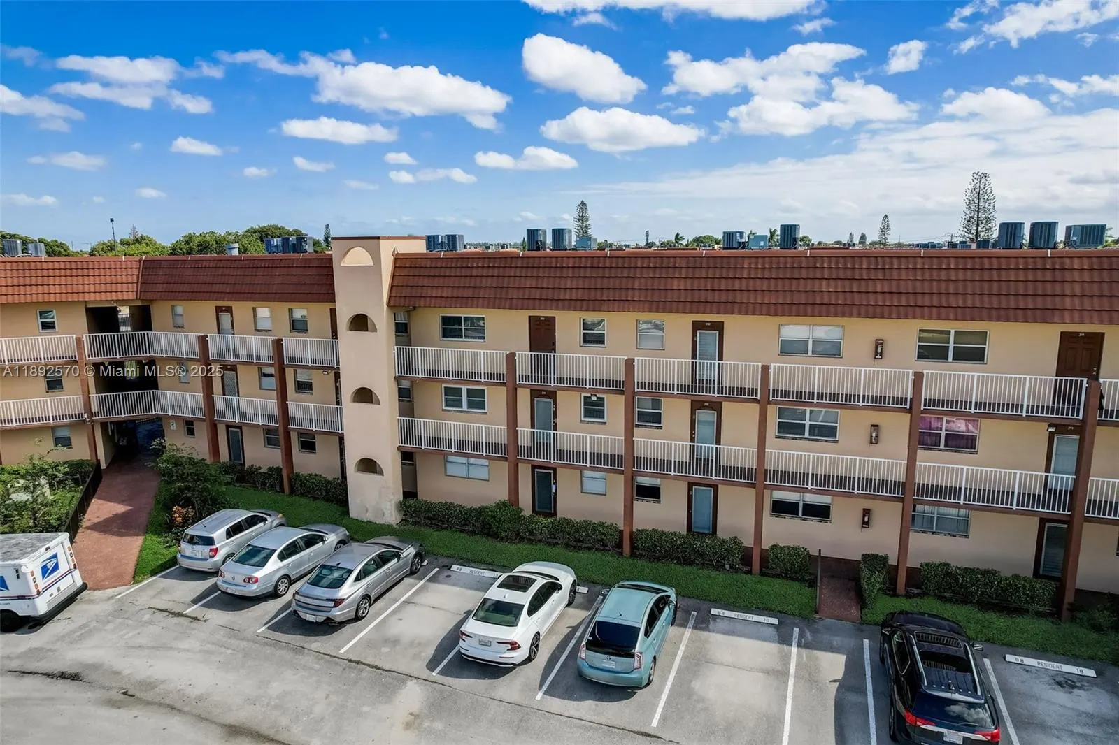 9001 Sunrise Lakes Blvd, #109