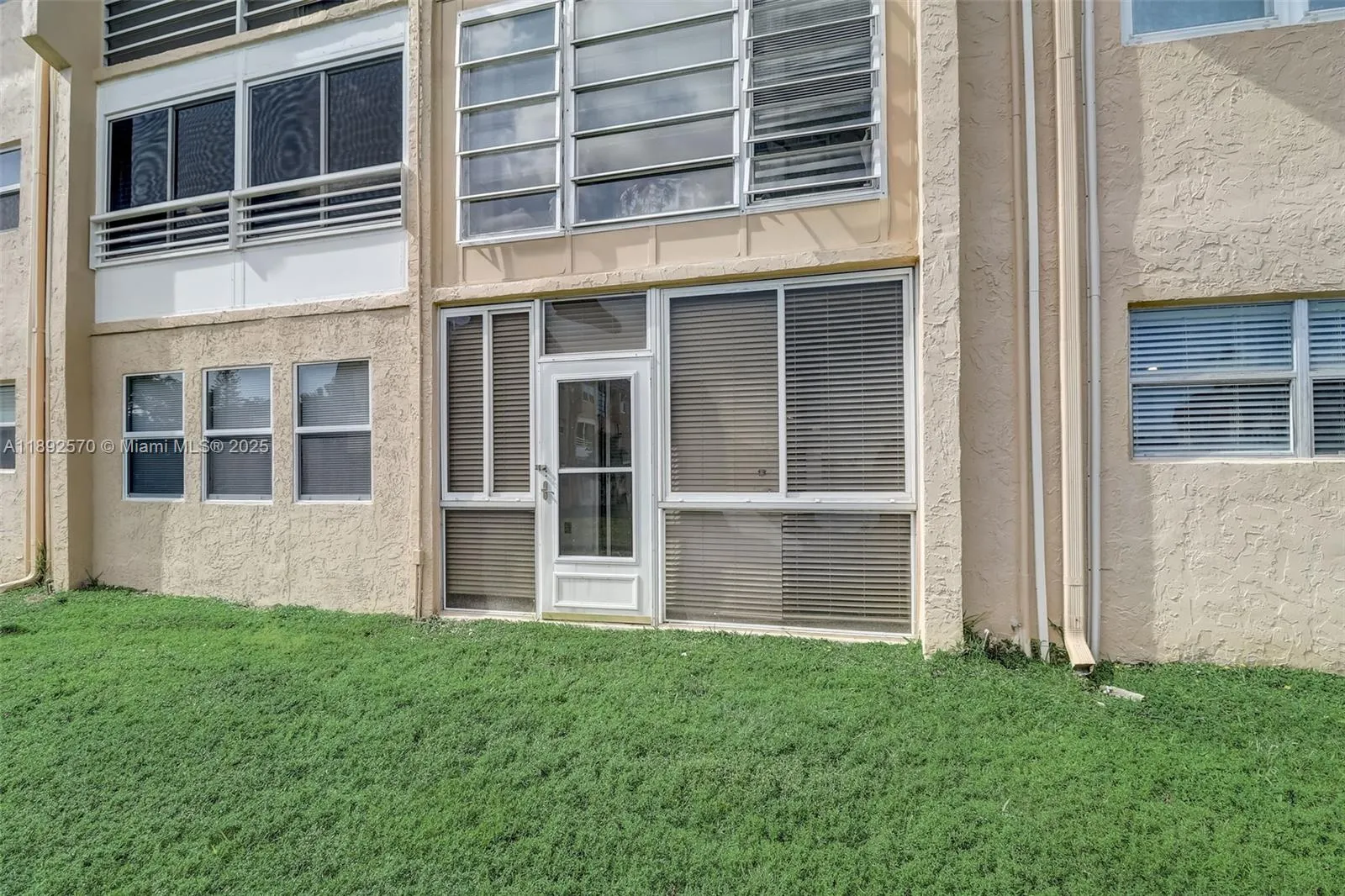 9001 Sunrise Lakes Blvd, #109