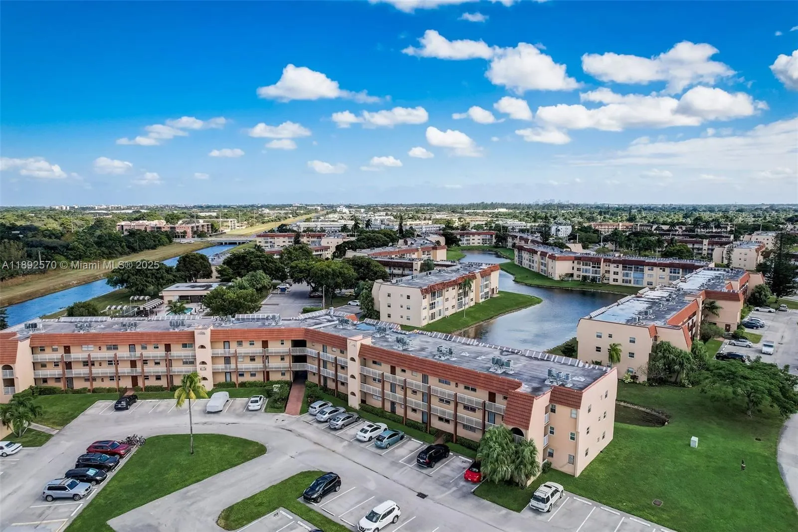 9001 Sunrise Lakes Blvd, #109