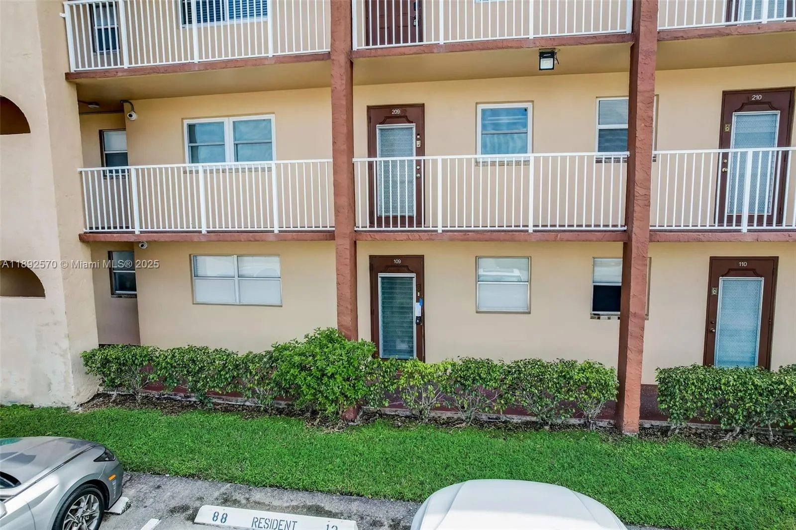 9001 Sunrise Lakes Blvd, #109