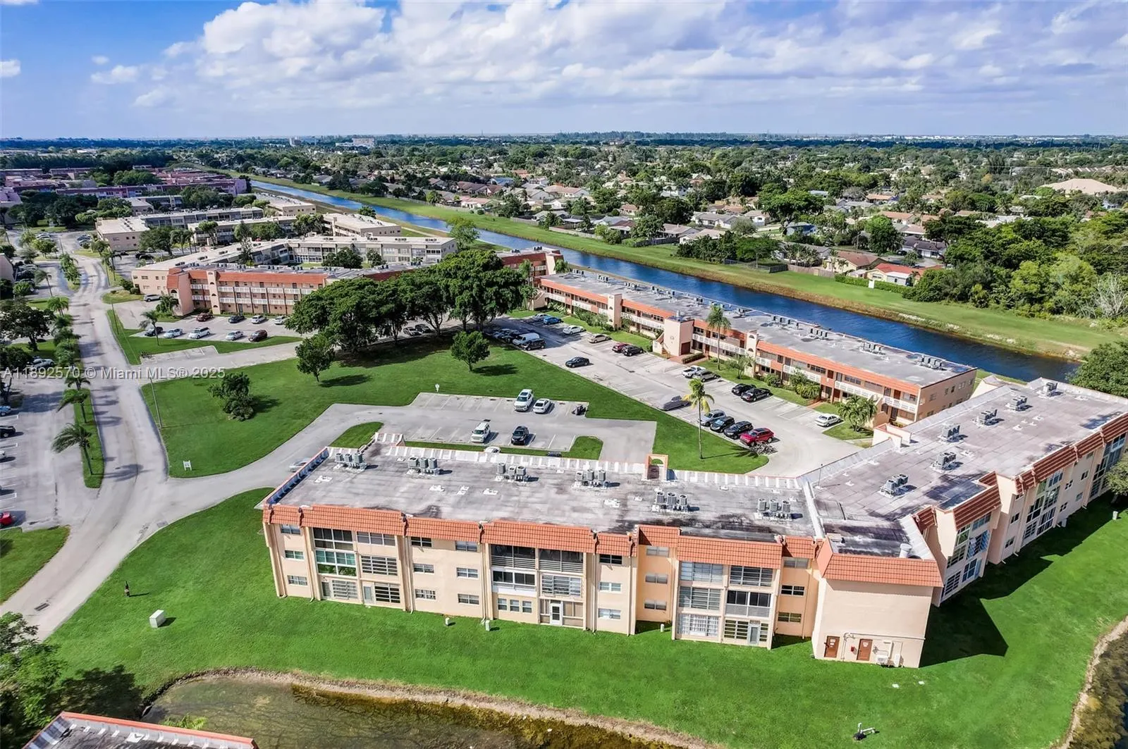 9001 Sunrise Lakes Blvd, #109