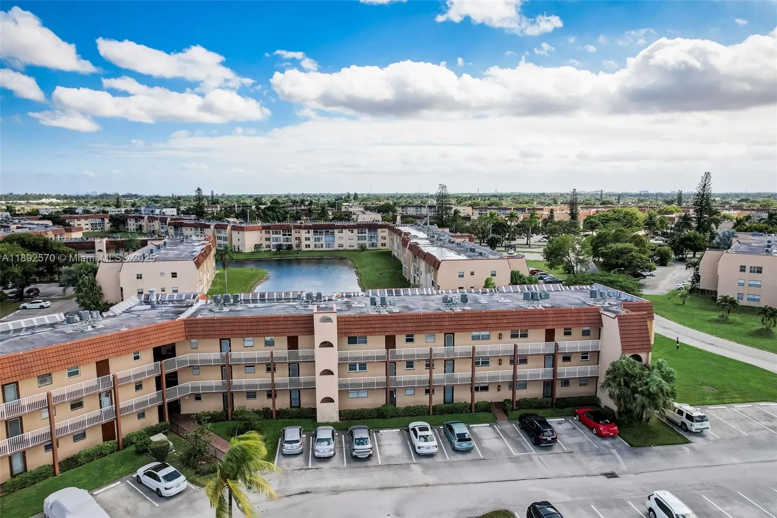 9001 Sunrise Lakes Blvd, #109