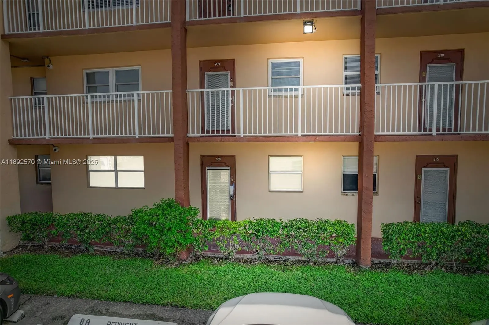 9001 Sunrise Lakes Blvd, #109