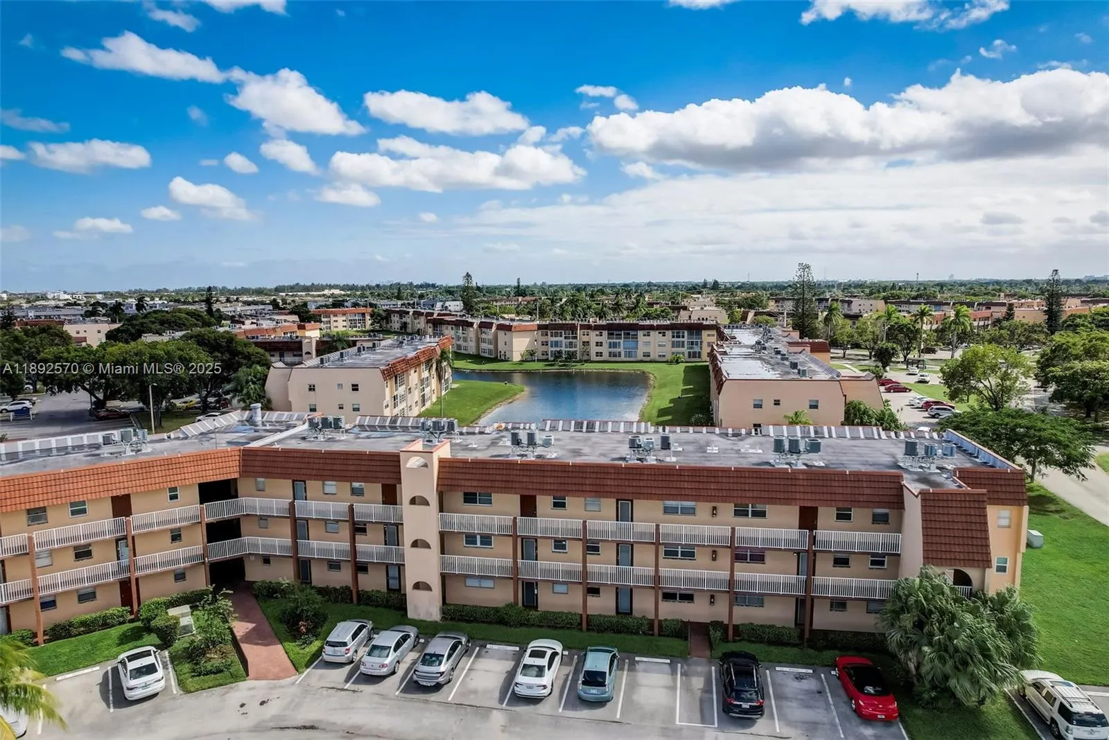 9001 Sunrise Lakes Blvd, #109