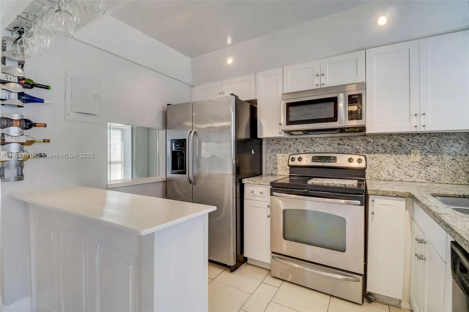 9001 Sunrise Lakes Blvd, #109