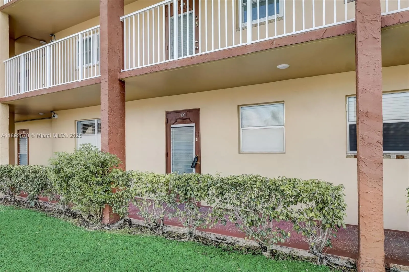 9001 Sunrise Lakes Blvd, #109