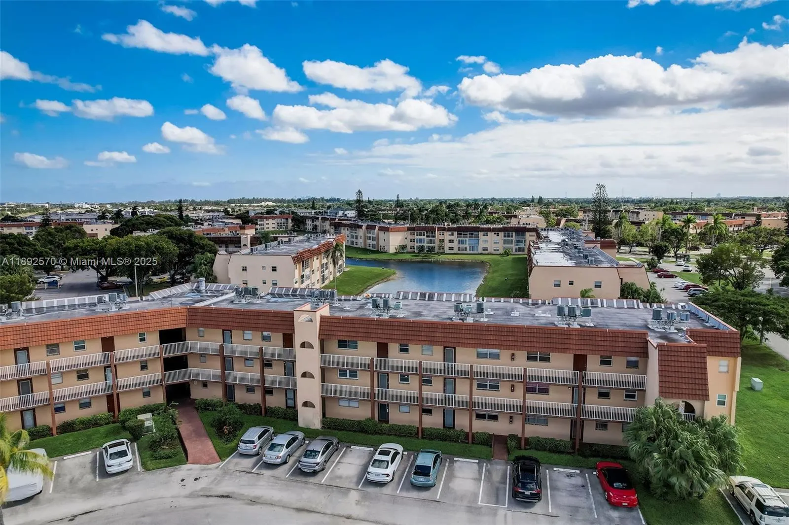 9001 Sunrise Lakes Blvd, #109