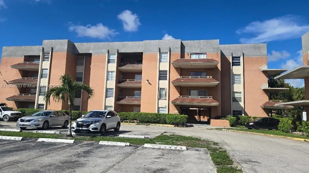 17600 NW 68th Ave, #B2002