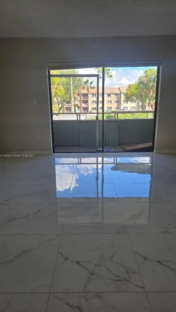 17600 NW 68th Ave, #B2002